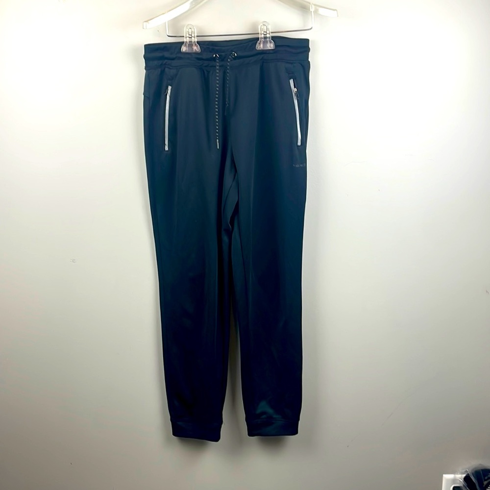 Black hind sweatpants